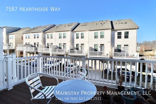 Building Photo - 3 Bedroom Townhome in Howard Square!