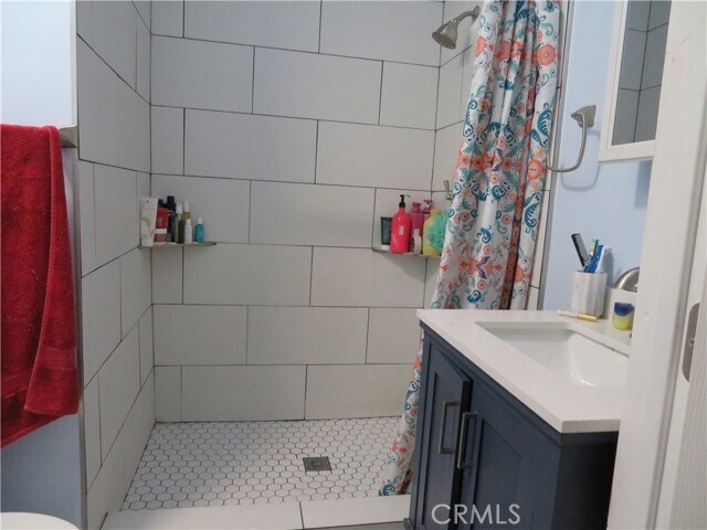 Building Photo - 3923 Normandie Ave