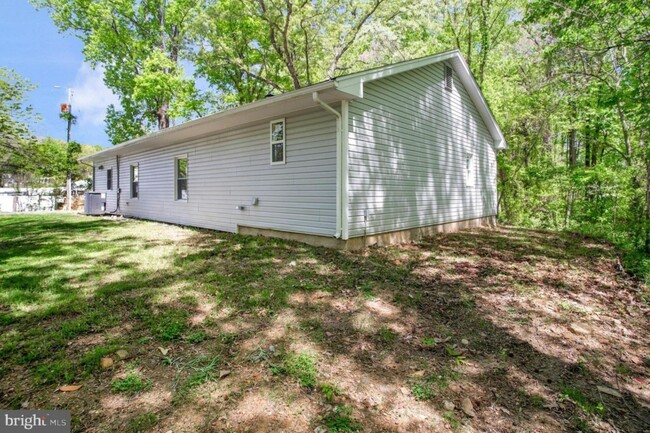 Building Photo - 128 Shiba Ln