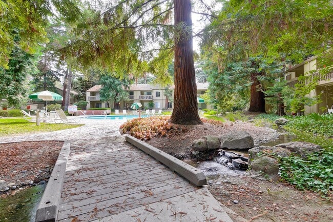 Building Photo - 505 Cypress Point Dr