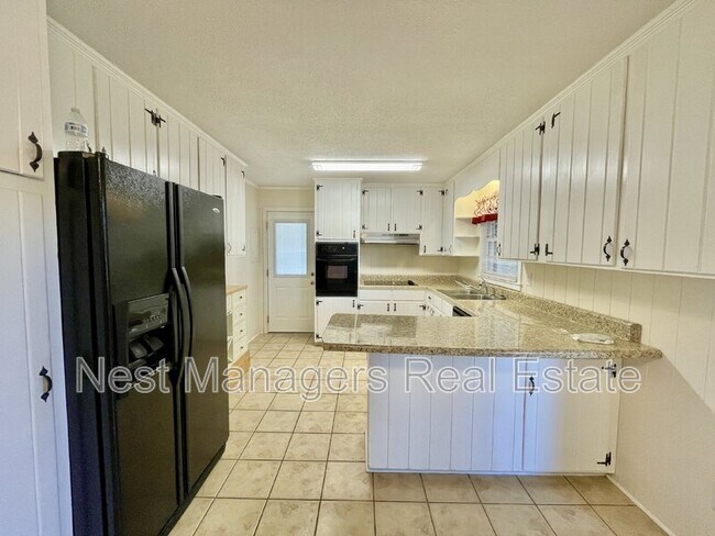 Building Photo - 621 Welsh Pl