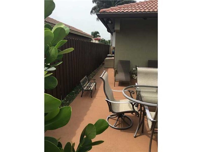 Building Photo - 7748 NW 200th Ln