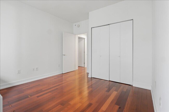 Building Photo - 389 Washington St