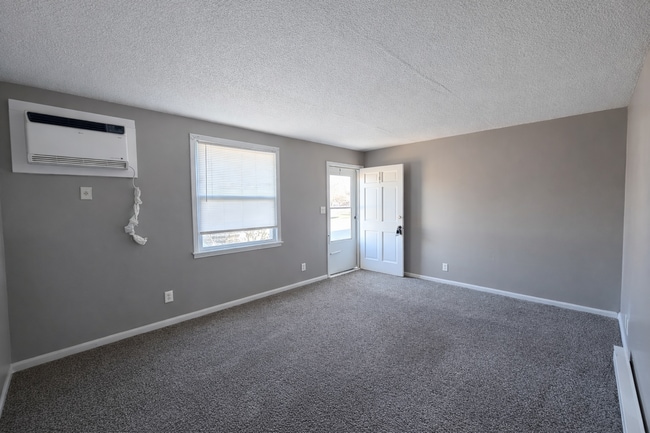 Building Photo - 108 Tandy Dr