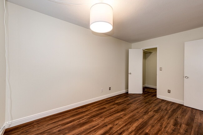 Building Photo - 17004 E Tennessee Dr