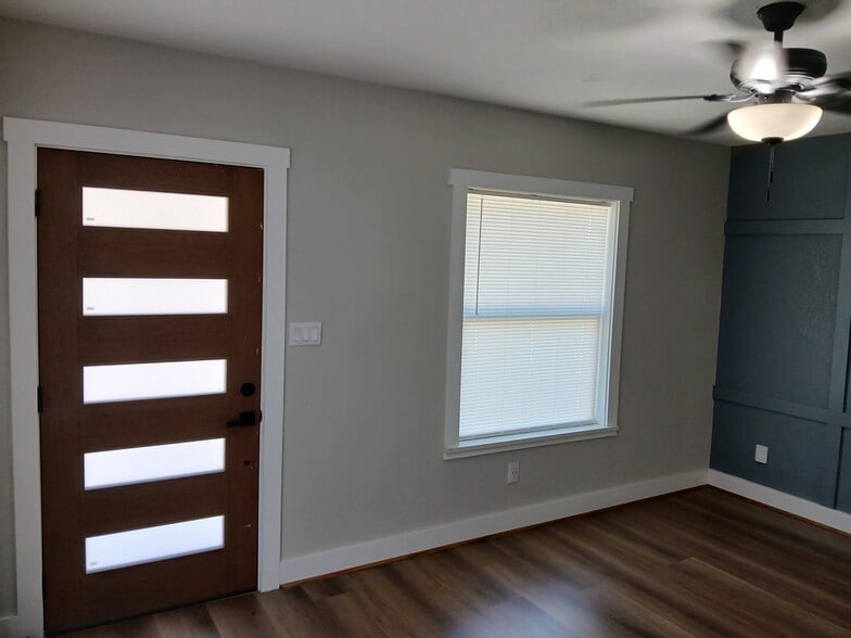 Living Room - 3904 Moore St