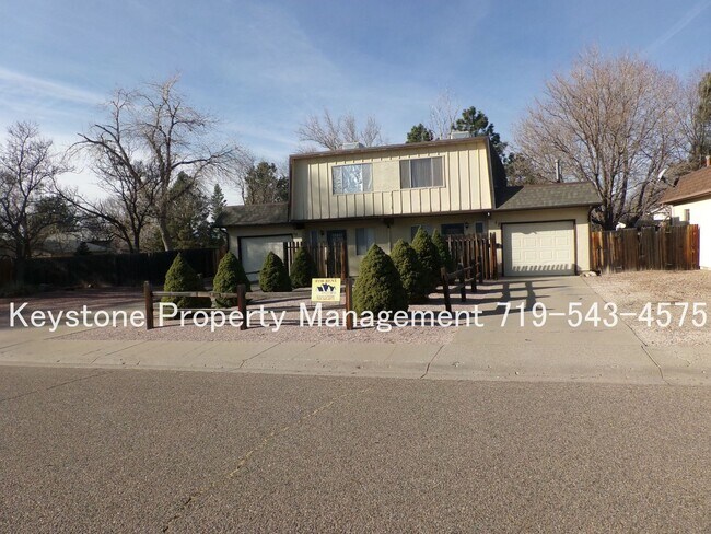 Building Photo - 17 Villa Dr