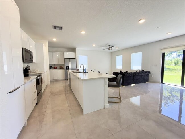 Building Photo - 6380 Chorus Dr