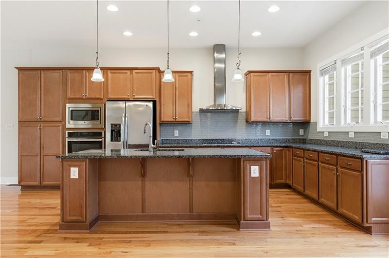 Building Photo - 335 Osona Ln