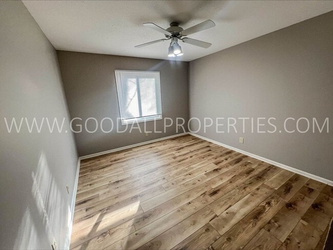 Building Photo - Great Deal on this Two bedroom townhome in Ankeny!!!