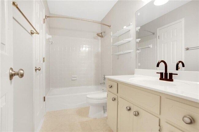 Building Photo - 455 Persimmon Ln