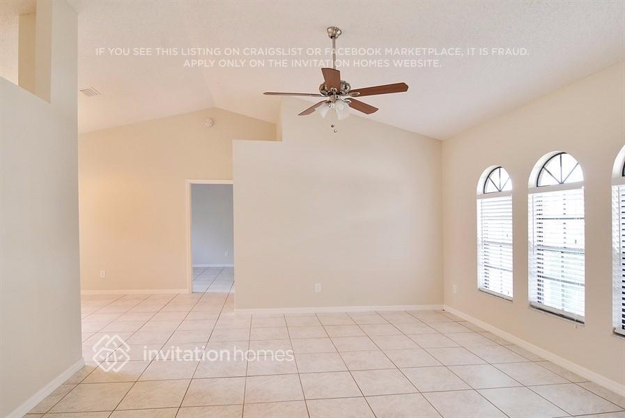 Building Photo - 1649 SE Lorraine St