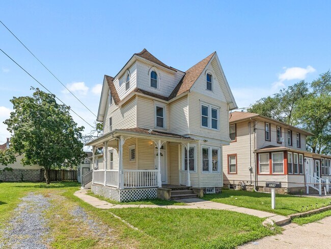 Building Photo - 224 Taylor St