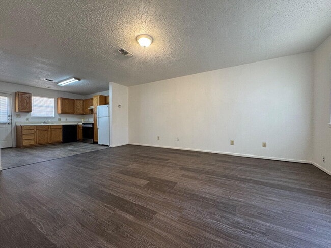 Building Photo - 909 3rd St