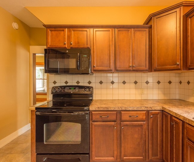 Building Photo - 52 Richards Ave NW