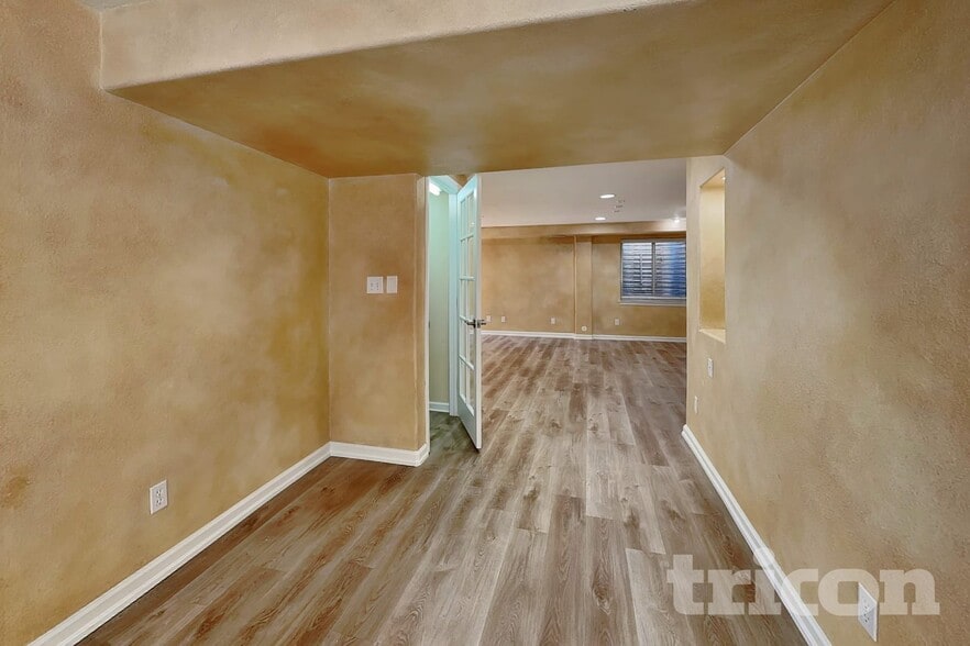 Building Photo - 5971 S Zeno Ct
