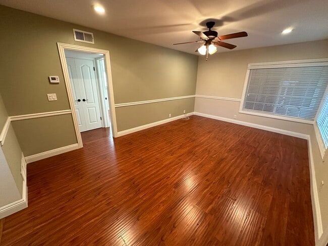 Interior Photo - 110 N. Lima