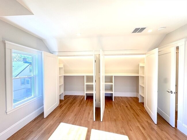 Building Photo - 14 White St