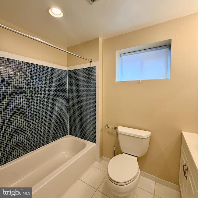 Building Photo - 14605 Nadine Dr
