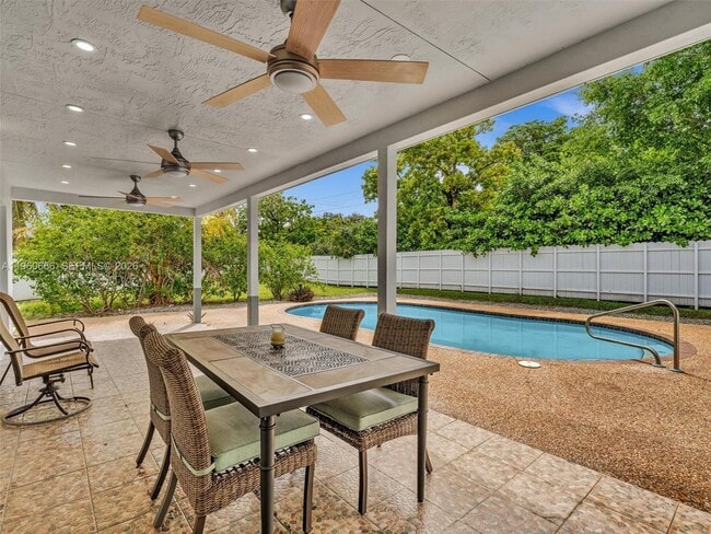 Building Photo - 9960 NW 23rd St