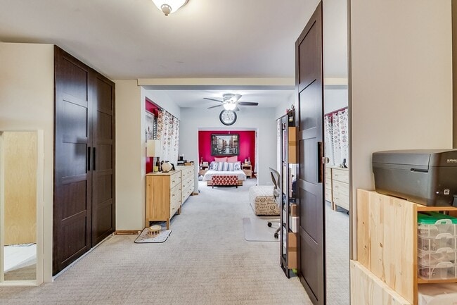 Building Photo - 4915 W Gunnison St