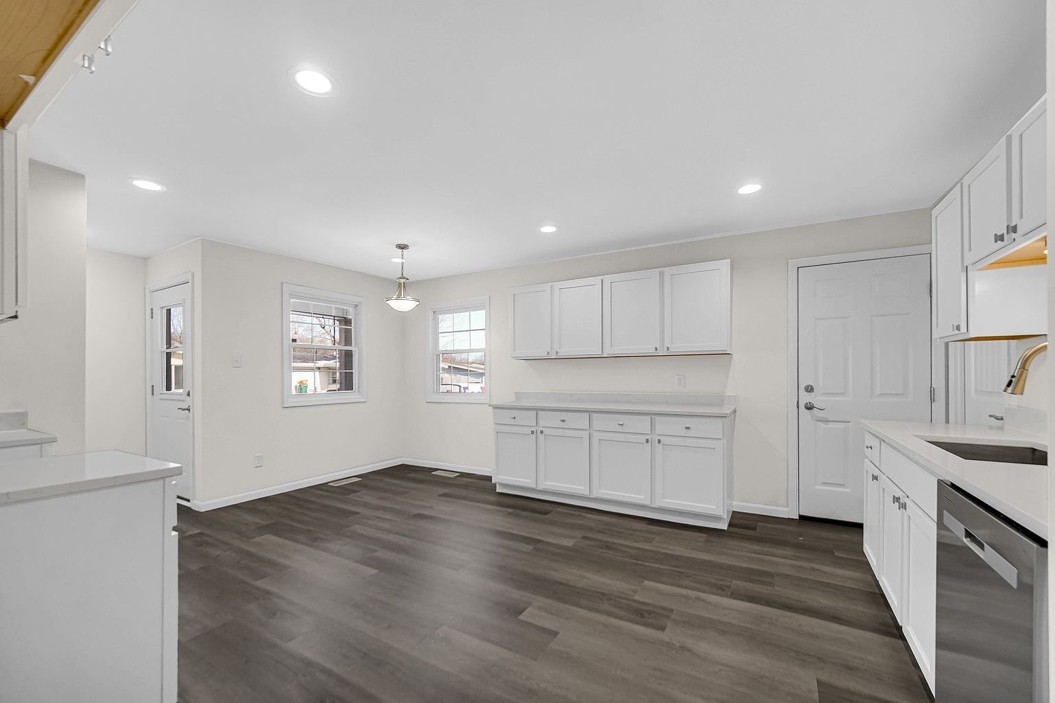 Building Photo - 368 Raven Ct