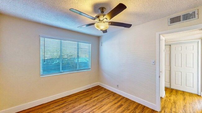 Building Photo - 1304 Rexford Pl