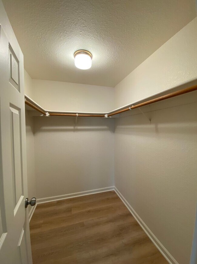 Building Photo - Vacaville 3bed/2bath home! Open floor plan...