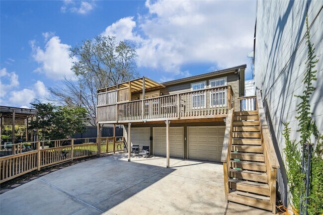 Building Photo - 2108 Branard St