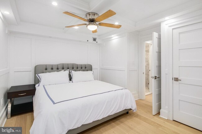 Building Photo - Beautifully Renovated 1 Bed Unit @ The Dor...