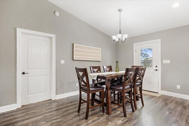 Building Photo - 5424 Maverick Ln