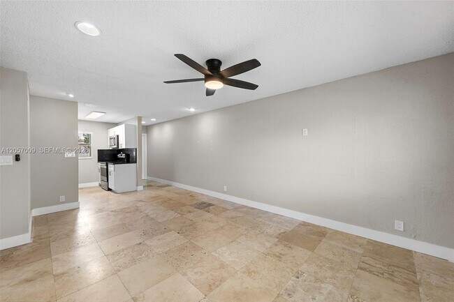 Building Photo - 3242 Coral Ridge Dr
