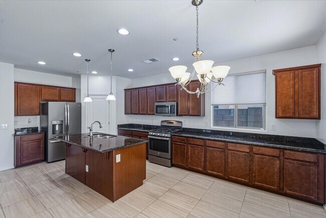 Building Photo - 9233 W Dreyfus Dr