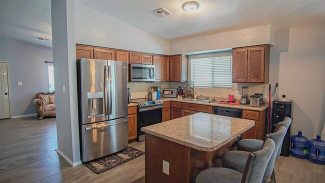 Building Photo - Gorgeous 4 Bedroom, 2 Bathroom Solar Home in Desert Oasis!