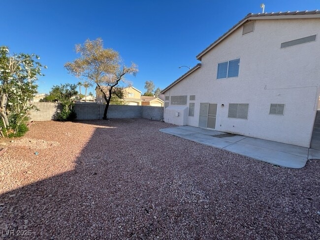 Building Photo - 756 Gritty Garnet Ave