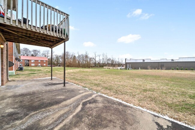 Building Photo - Northeast Dr -3884