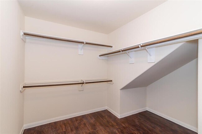 Building Photo - 2803 Junction Dr