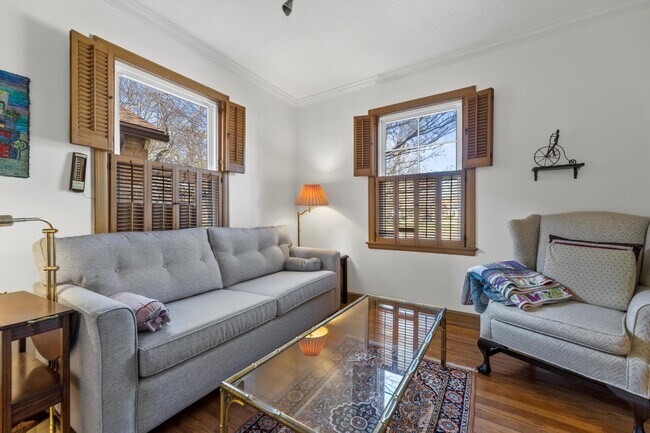 Building Photo - 5457 N Berkeley Blvd