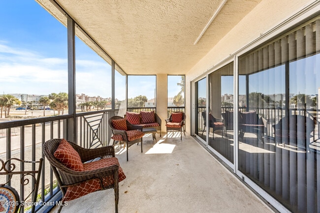Building Photo - 121 Lancha Cir