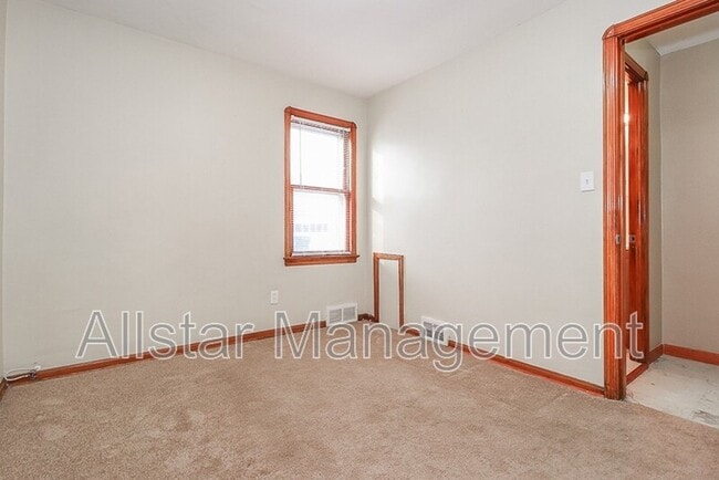 Building Photo - 6207 Gerald Ave