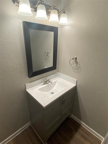 Building Photo - 3300 Edgewood Dr