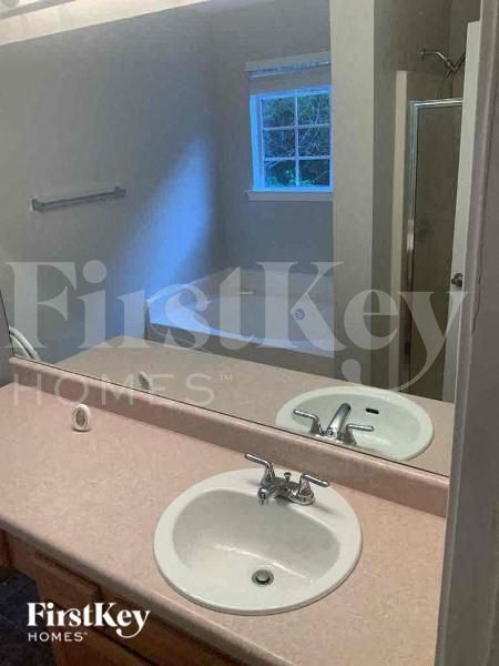 Building Photo - 4238 Sturbridge Dr