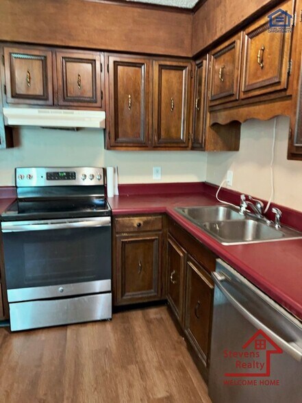 Building Photo - 4705 Metro Park Ln