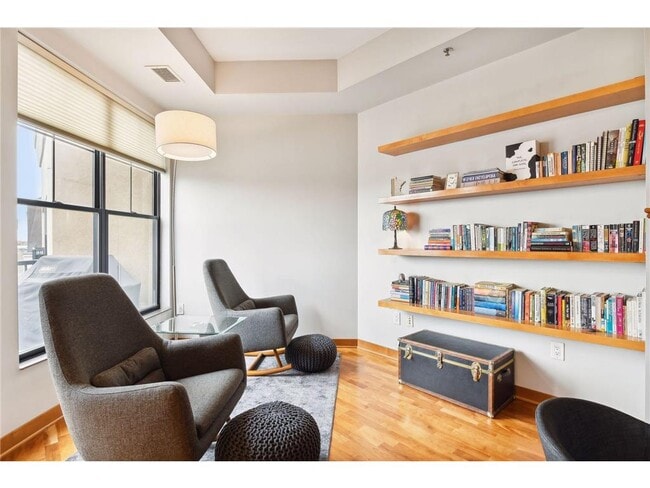 Building Photo - 317 Groveland Ave