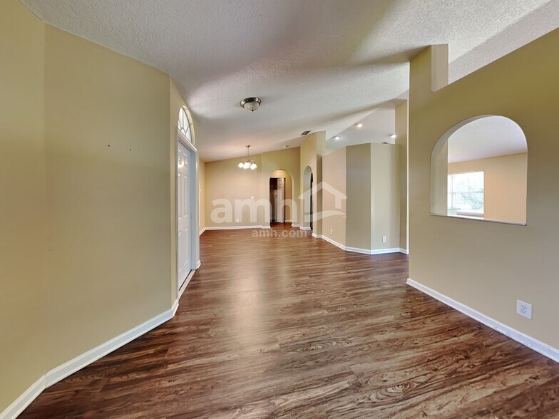 Building Photo - 2245 SW Savage Blvd