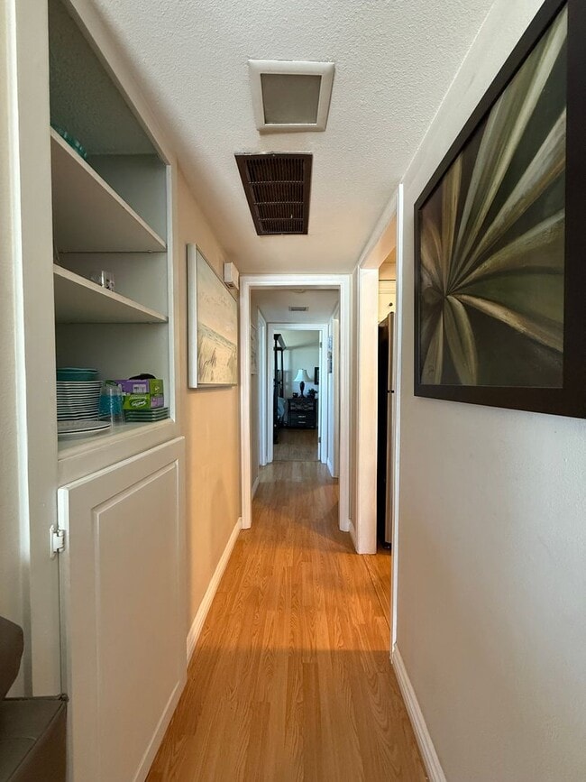 Building Photo - Beachside Condo – Steps to the Sand