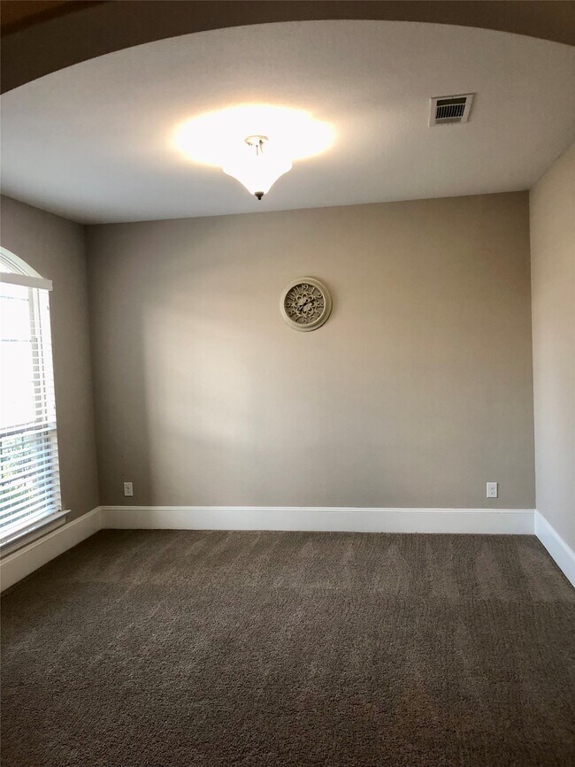 Building Photo - 520 Pedernales St