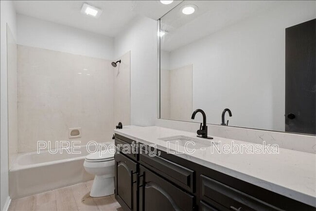 Building Photo - 15527 Mason Cir
