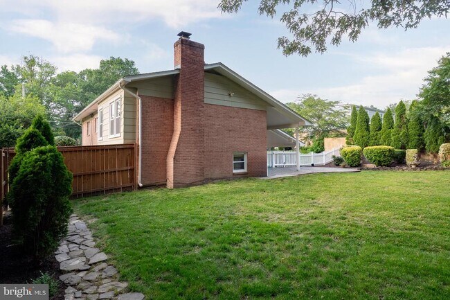 Building Photo - 2413 Childs Ln