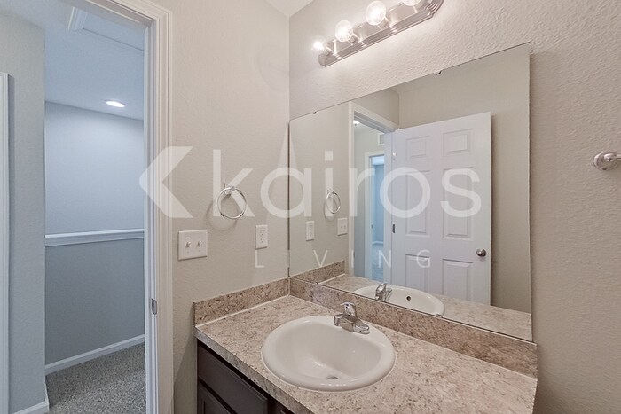 Building Photo - 1305 Mull St